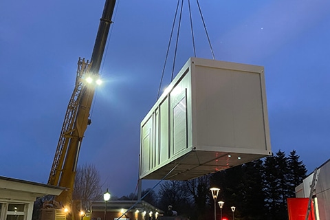 installazione-container-prefabbricati-tramite-autogru