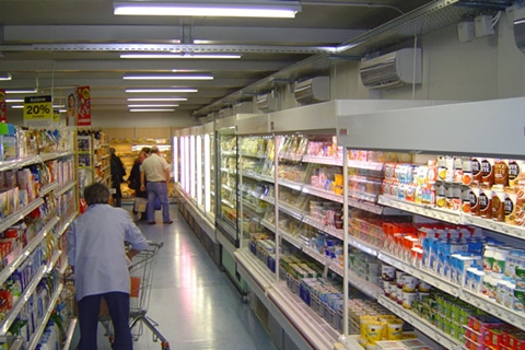 scaffali-e-frigoriferi-per-arredamento-supermercato